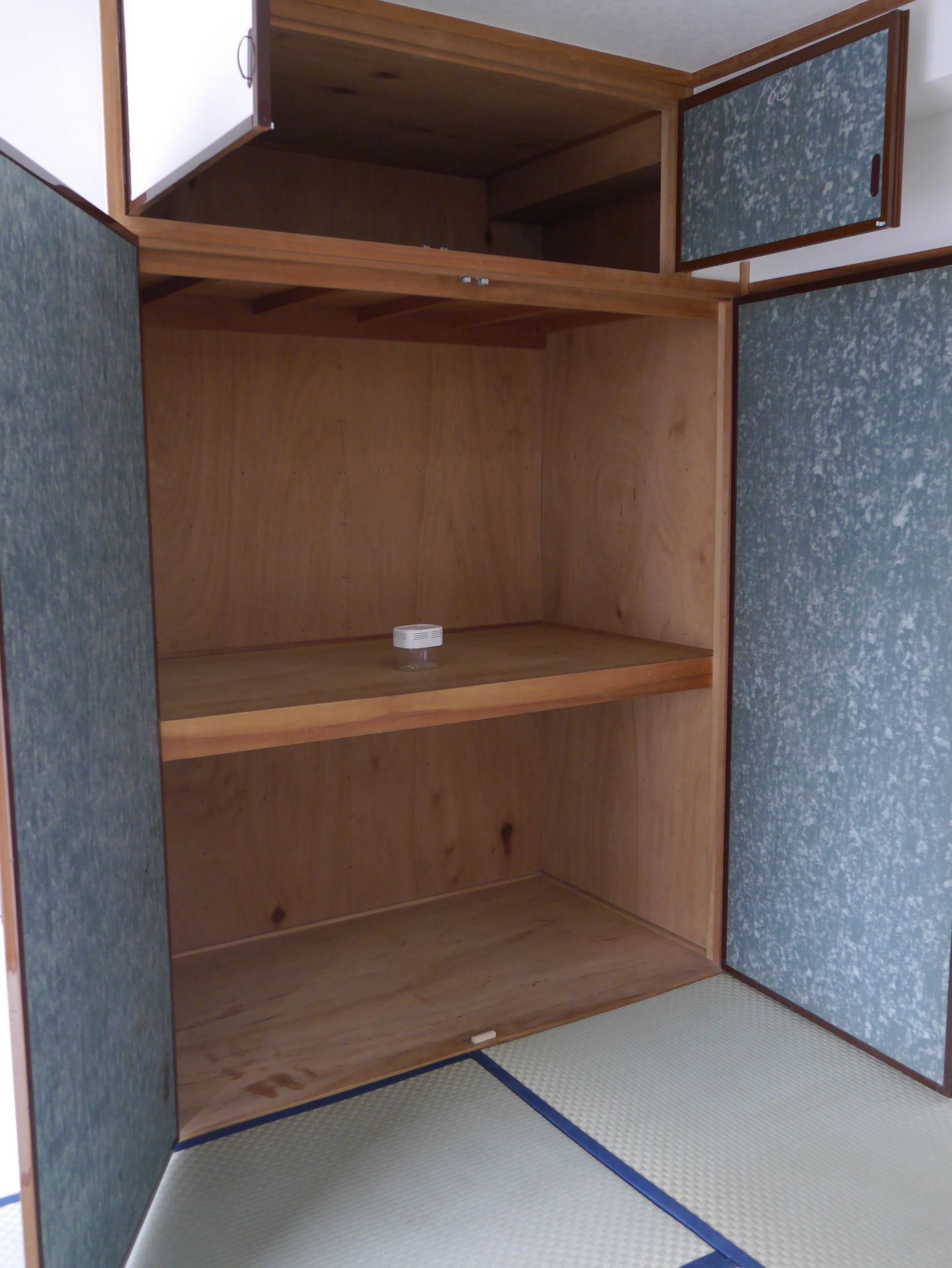 Receipt. Because it is a closet of the large Japanese-style room is with a peace of mind even if many luggage upper closet! 