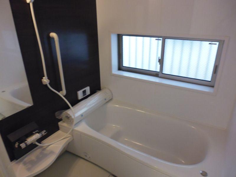 Same specifications photo (bathroom)