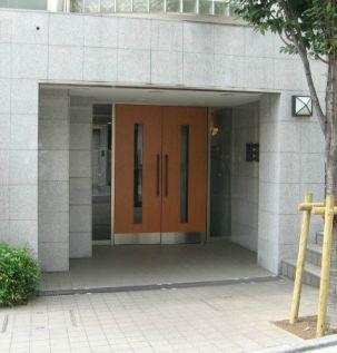 Entrance. Common areas