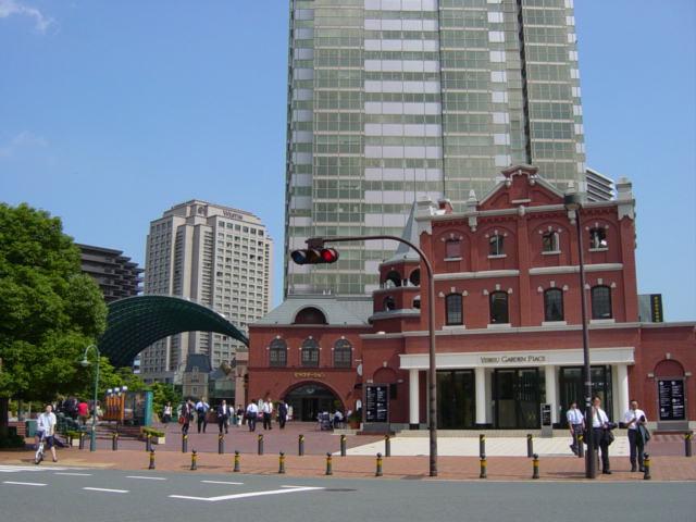 Shopping centre. To Ebisu Garden Place 400m