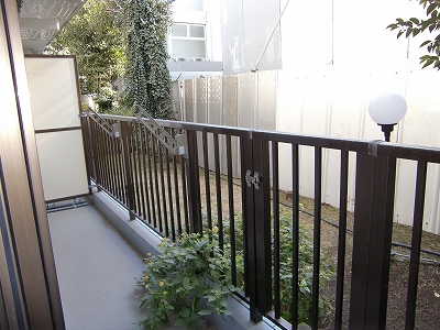 Balcony. It is like this!