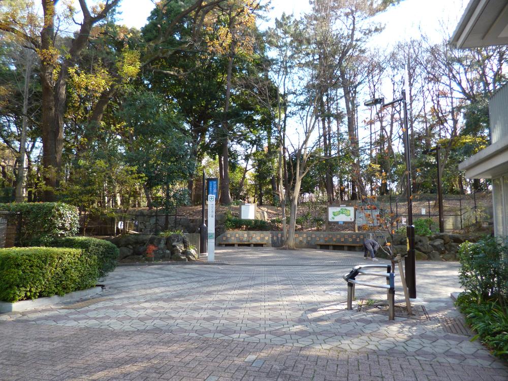 park. 900m until Hayashi試 Forest Park