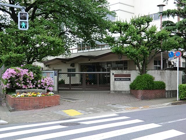 Junior high school. 317m to Meguro Tatsudai seven junior high school