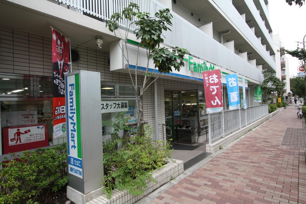 Convenience store. 380m to FamilyMart Meguro Mita street shop