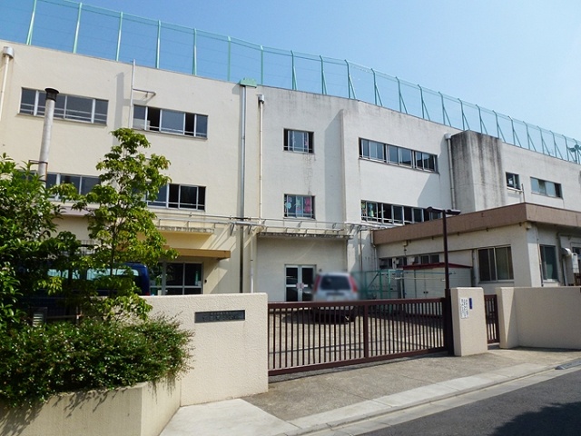 Primary school. Shimo up to elementary school (elementary school) 506m