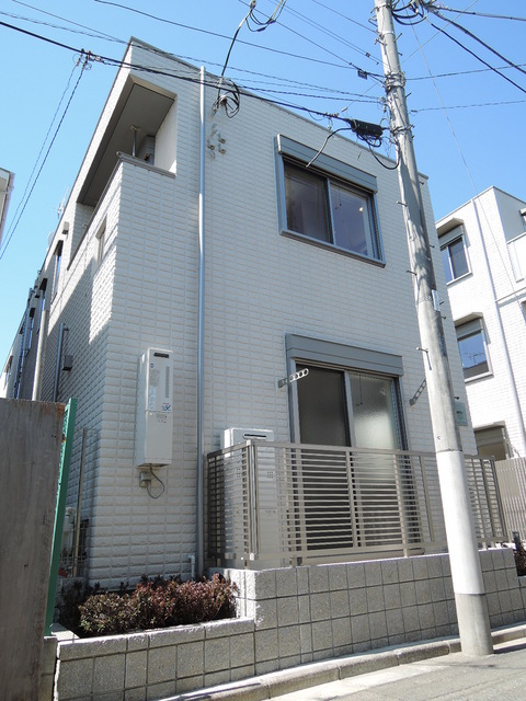 Building appearance. Over to the Asahi Kasei of earthquake-resistant fireproof structure Belle Maison