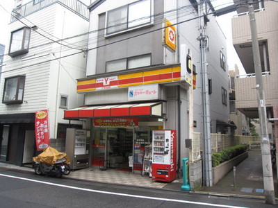 Convenience store. 250m until Yamazaki (convenience store)