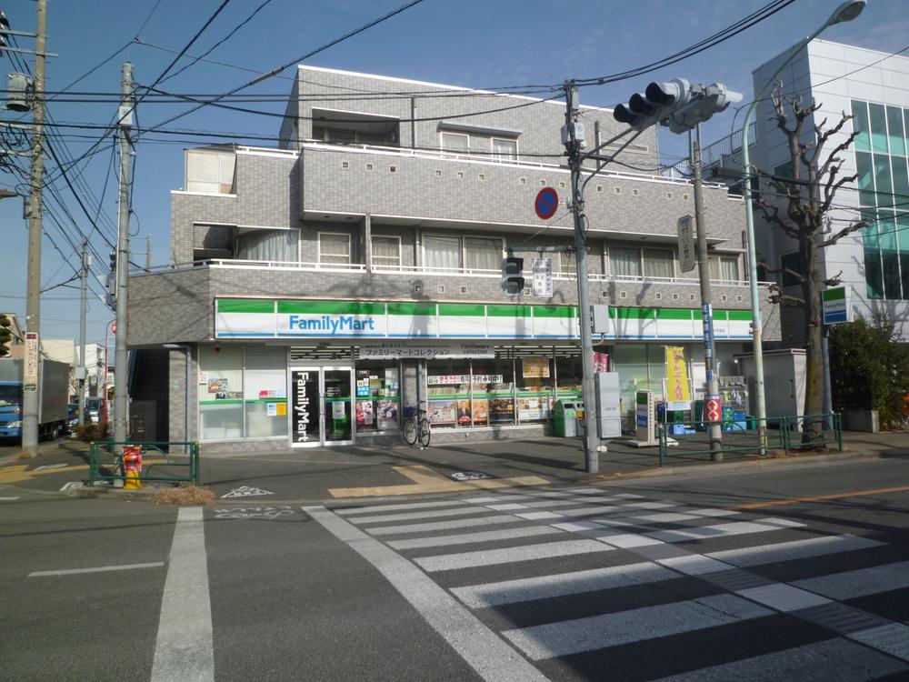Convenience store. Is FamilyMart of about 130m from local. It survives when there are missing something and there is a convenience store in the neighborhood.
