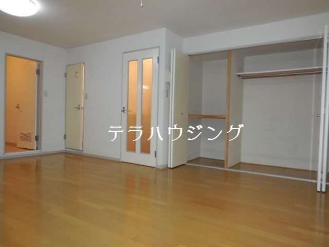 Other room space. Two people move also accepted on 16 Pledge of room and plenty of storage room ☆