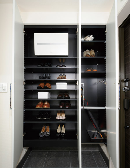 Receipt.  [Entrance storage] Also length thing, such as boots, Thor type of shoe box can be stored in the flexible.