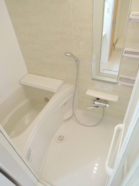 Bath. Add-fired ・ Spacious bathroom with a bathroom dryer