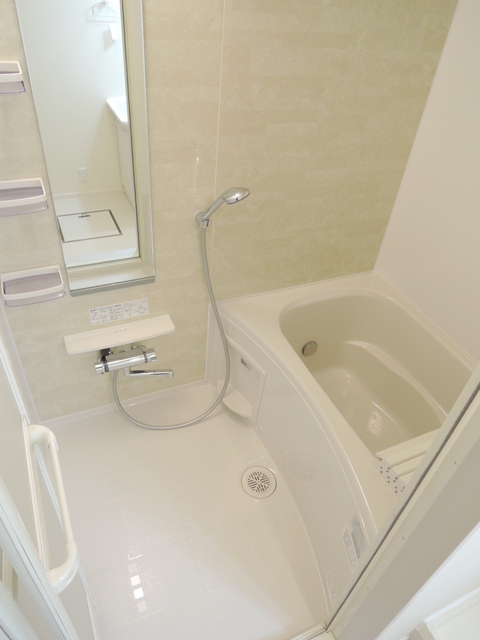 Bath. Add-fired ・ Spacious bathroom with a dryer
