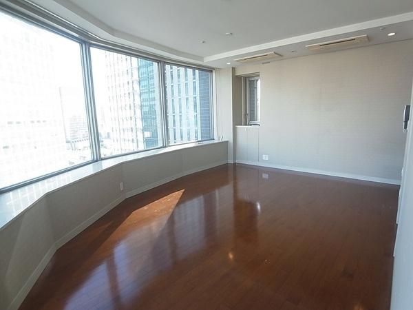 Living. tube Management Fee: 30,300 yen / Month repair reserve: 9,090 yen / Month Other    : 8,220 yen / Month