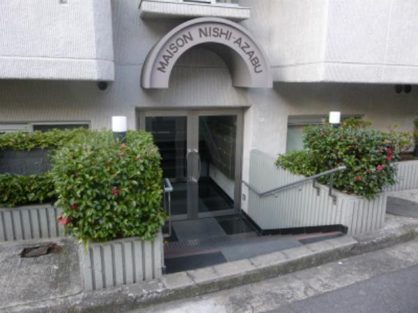 Entrance. There is with auto-lock.