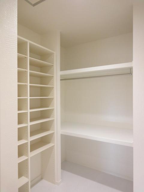 Receipt. Shoes closet