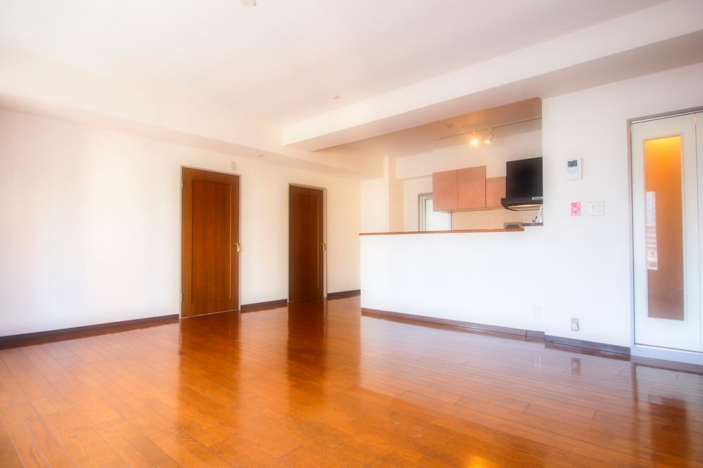 Living. Indoor (12 May 2013) Shooting