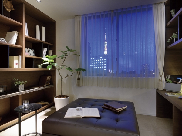 living ・ From one corner of the dining, Luxury with views of the downtown night scene sparkling ※