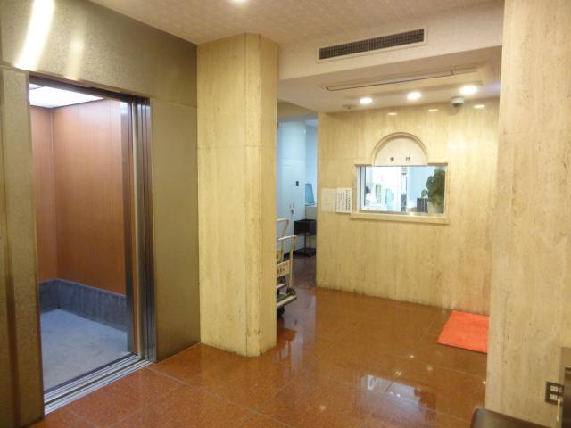 lobby. Local (11 May 2013) Shooting