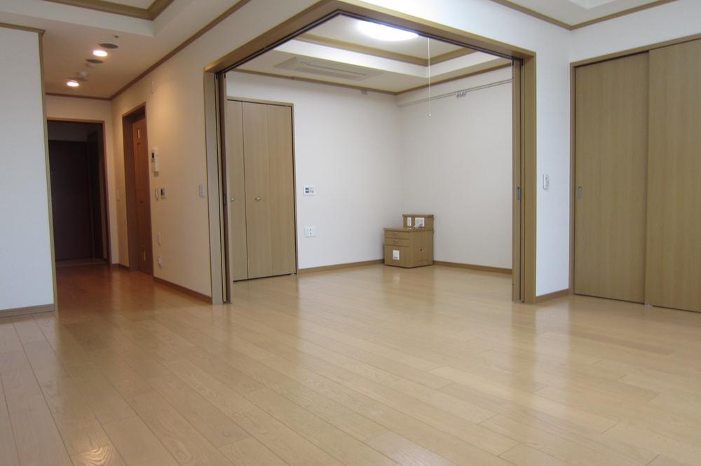 Non-living room. Western-style 5.8 Pledge