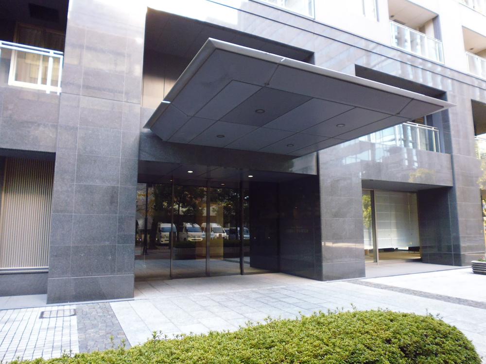 Entrance. Common areas