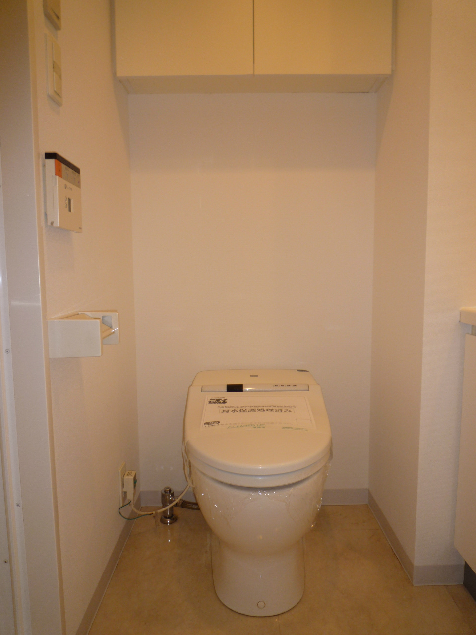 Toilet.  ※ Cleaning is a before photo of