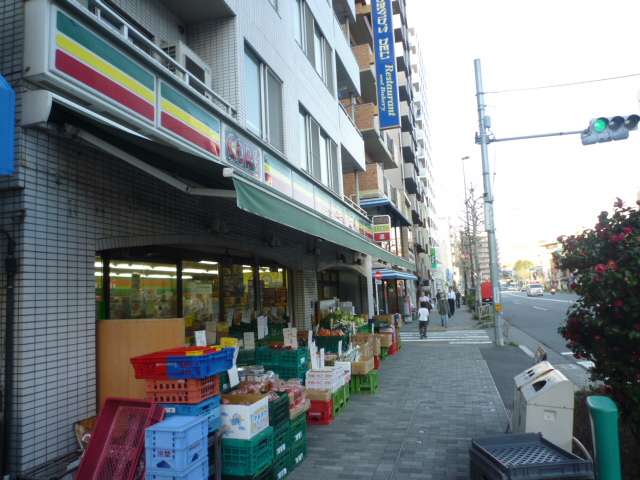 Convenience store. 24 hours a day 350m to the core Mita store (convenience store)