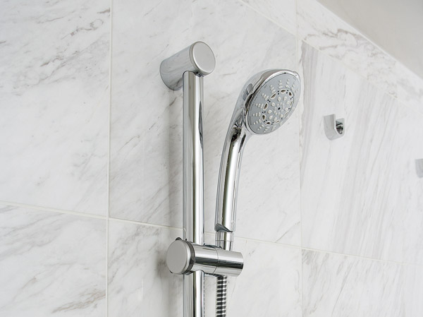 Bathing-wash room.  [Grohe, Ltd. bathroom shower head full of functional beauty] Bathroom shower head, Since its founding in 1936, Germany wins the name to the world as a top brand of faucets ・ It has adopted a Grohe, Inc..