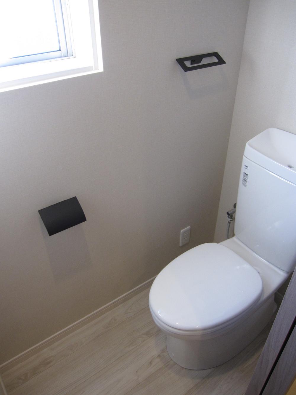 Toilet. Indoor (12 May 2013) Shooting