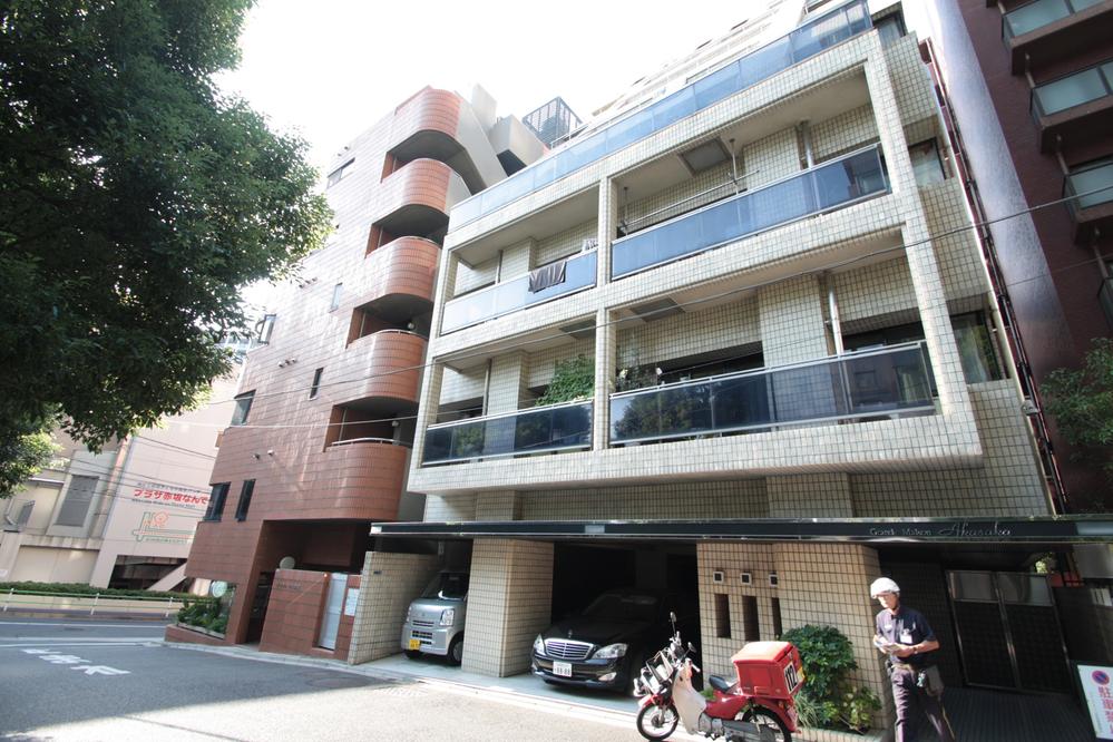 Local appearance photo. Local (11 May 2012) shooting