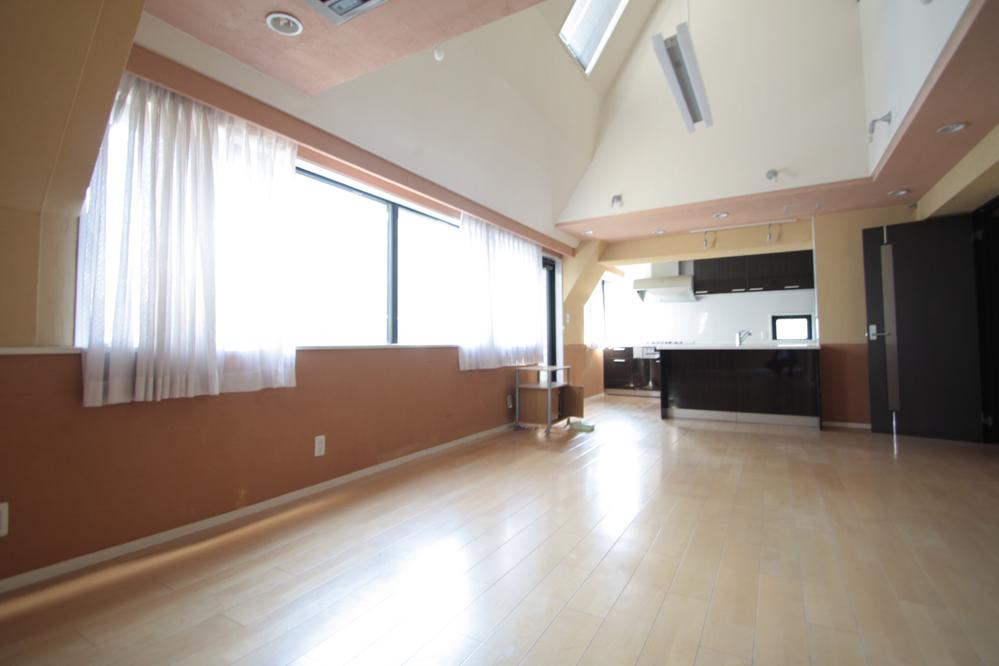 Living. Local (11 May 2012) shooting