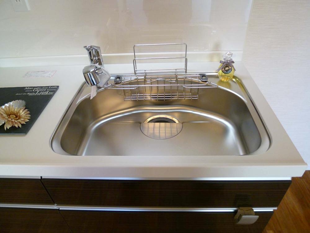 Kitchen. □ ■ Faucet integrated water purifier ■ □