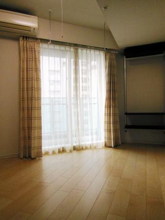 Non-living room. About 6.0 Pledge of Western-style