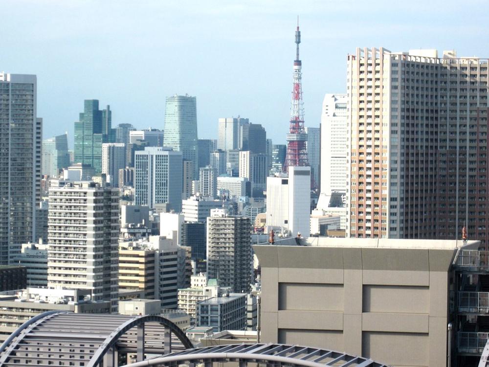 View photos from the dwelling unit. View from the site (October 2013) Shooting