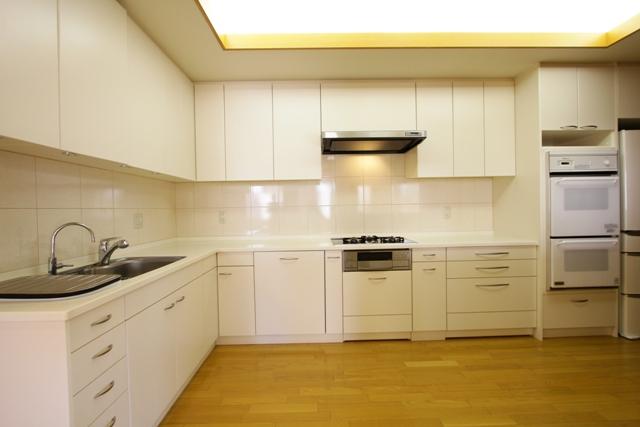 Kitchen. Room (August 2013) Shooting