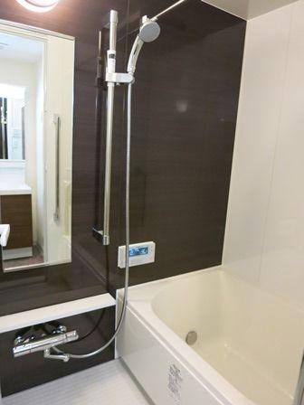 Bathroom. ~ November 14, the new interior renovation completed ~ Add cooked ・ Bathroom dryer with unit bus