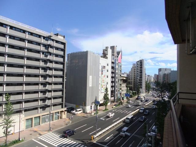 View photos from the dwelling unit. Northeastward view from the balcony (September 2013) Shooting