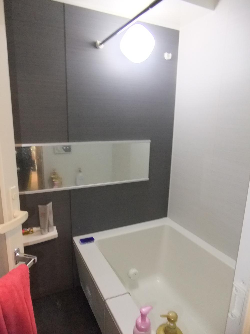 Bathroom. Indoor (11 May 2013) Shooting