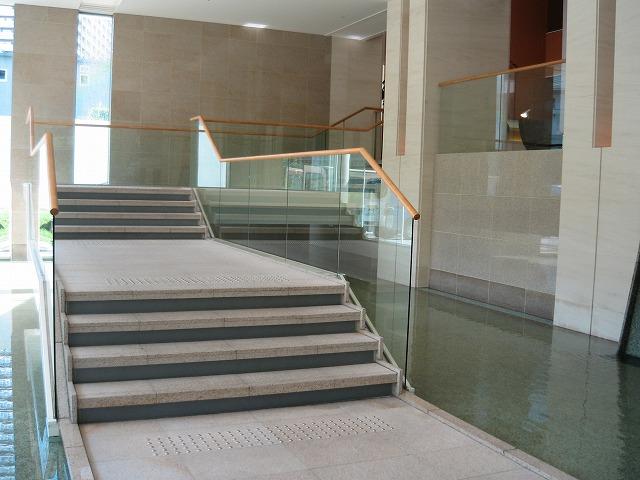 lobby. Spacious and passing through the lobby there is a EV leading to the 40th floor.