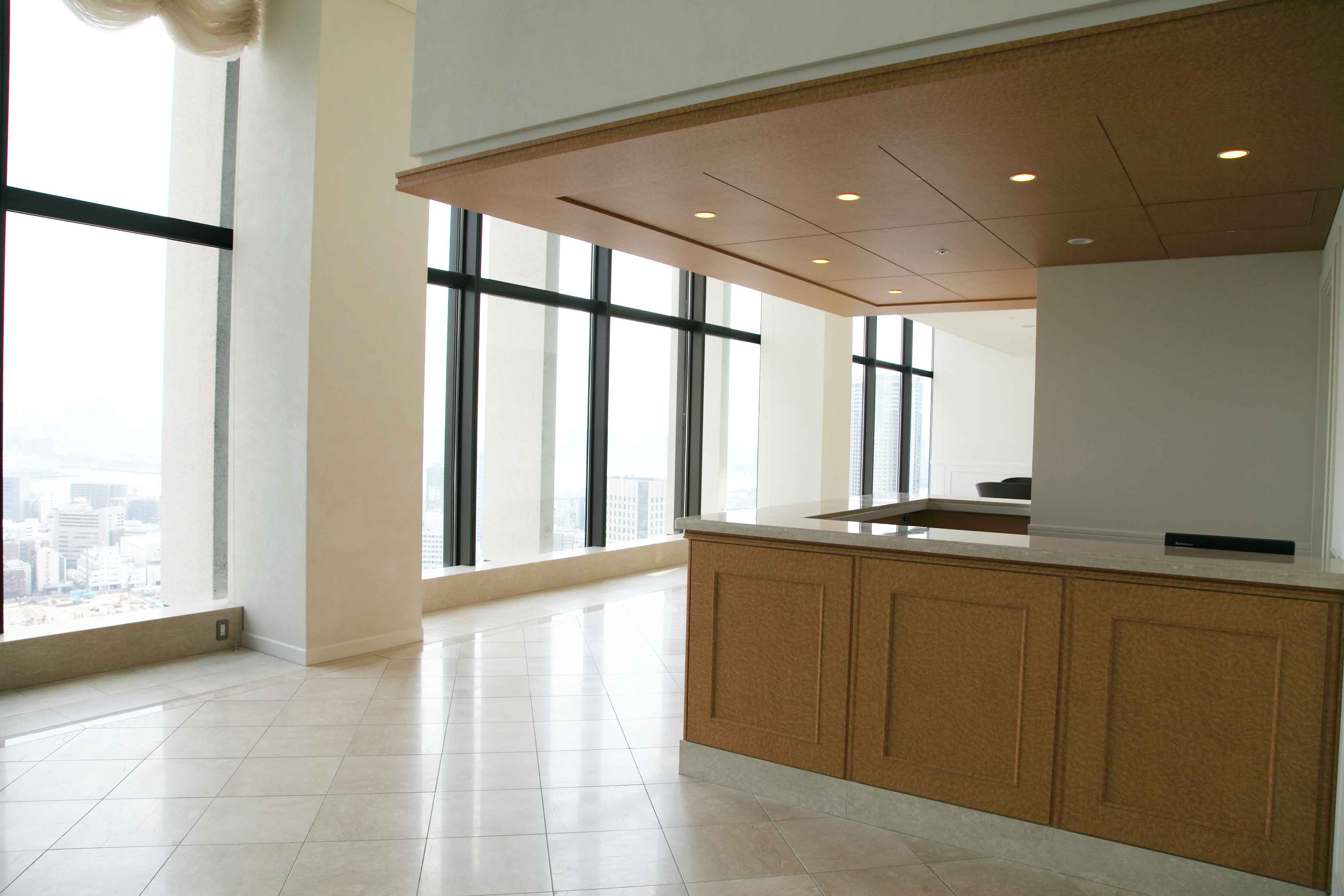 lobby. 25th floor concierge counter