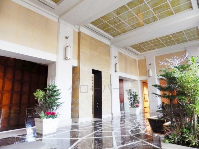 Entrance. Entrance hall