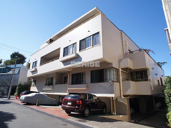 Local appearance photo. This apartment is located in a quiet residential area