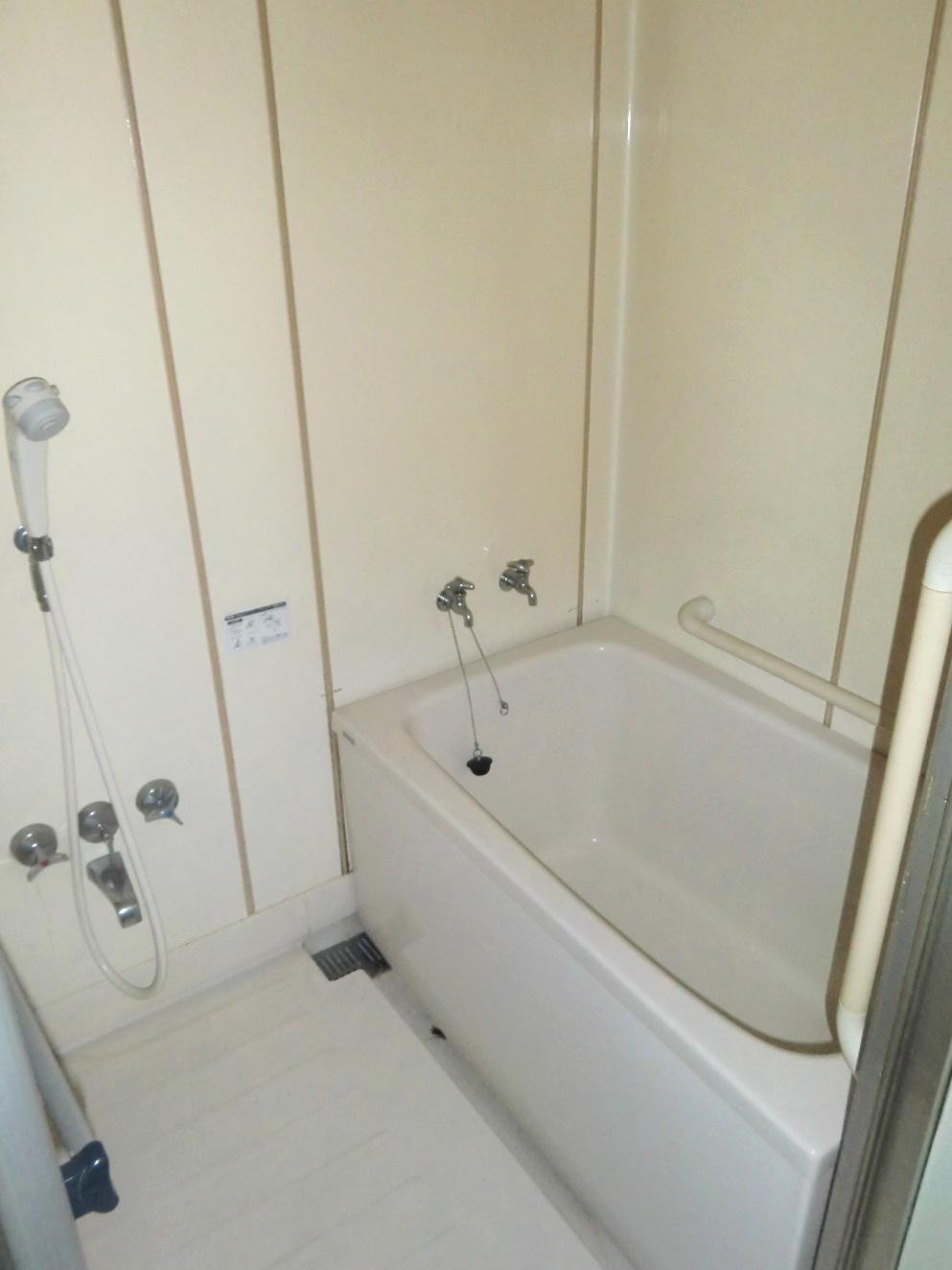 Bathroom. Indoor (10 May 2013) Shooting