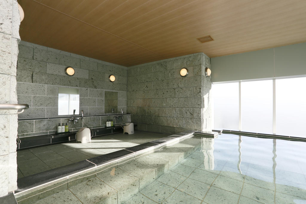 Bath. Sauna with a large bath-conditioned separately shared with the bath in the room