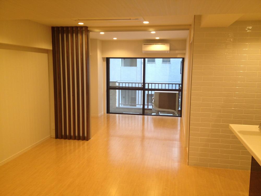 Living. Local (11 May 2013) Shooting