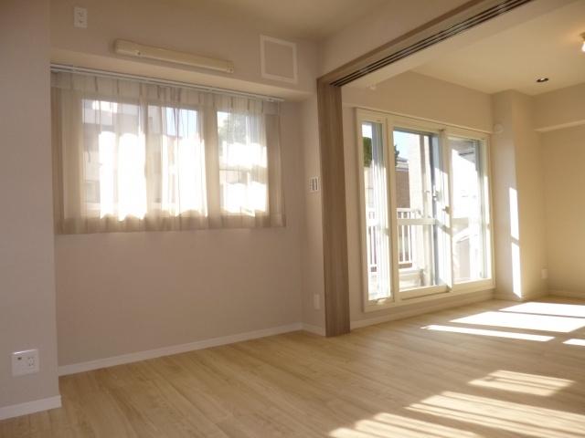 Non-living room. South 5.4 Pledge