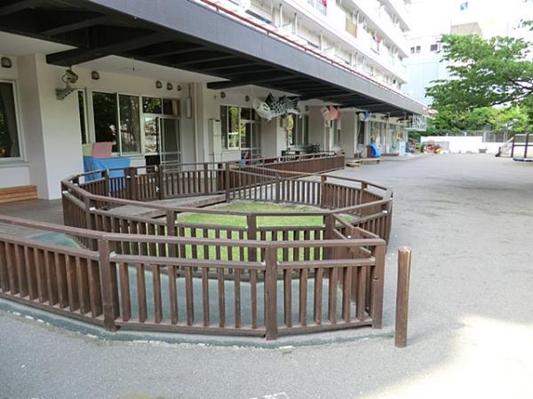 kindergarten ・ Nursery. 770m to Akasaka nursery