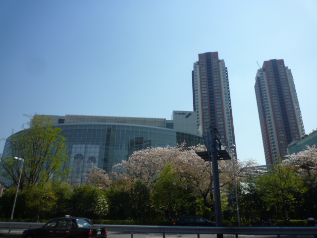 Shopping centre. 500m to Roppongi Hills (shopping center)