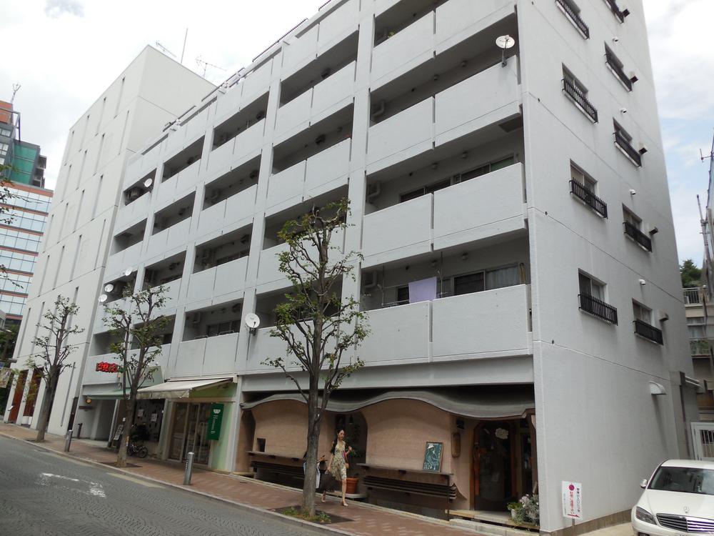 Local appearance photo