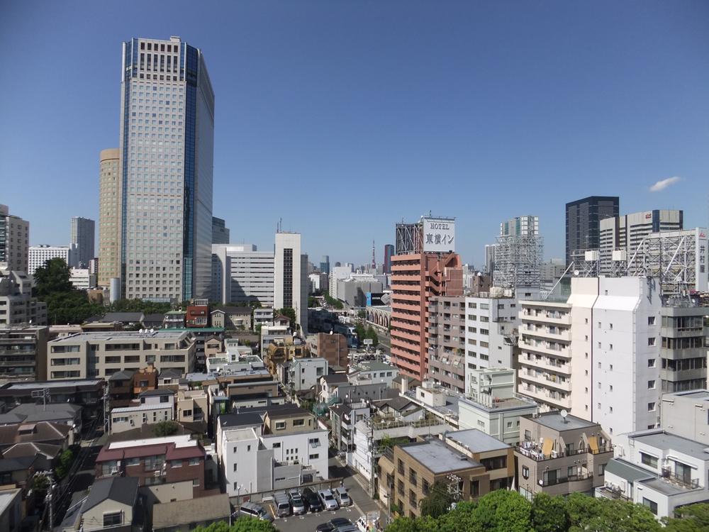 View photos from the dwelling unit. View from the north side Western-style to Tokyo Tower district (August 2013) Shooting