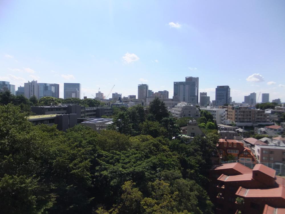 View photos from the dwelling unit. Views of the southwest side direction (August 2013) Shooting